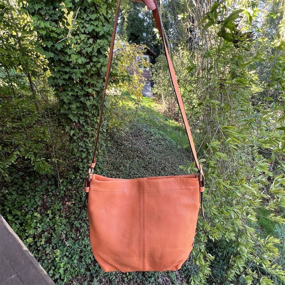 VINTAGE COACH Leather Crossbody Shoulder Bag Zip Top Purse AUTHENTIC
